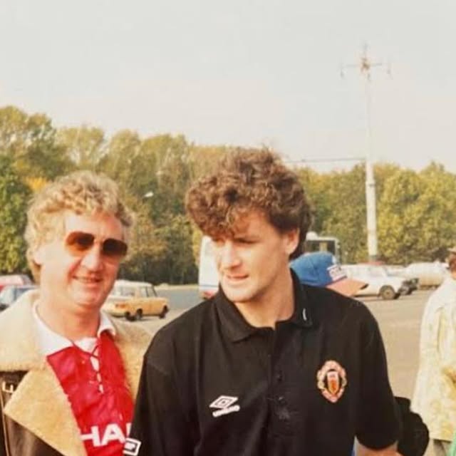 Moscow - September 1992

Submitted by Julian Barraclough 
@domesticbliss40 

"Last weekend we lost a friend and old school red, Phil 'knacker' Taylor from Barnsley. These photos were taken in Moscow prior to the Torpedo Moscow game in 1992.”

#moscow #mockba #torpedomoscow #markhughes #nickybutt #dannywallace#paulince #bryanrobson #brianmcclair #championsleague #ucl #1990s #90s #90sfootball #90sfashion #sheepskincoat #nineties #ninetiesfashion #socialhistory #documentaryphotography #football #footballfans #manchesterunited #manutd #mufc #unitedfanculturearchive #realchangemcr
